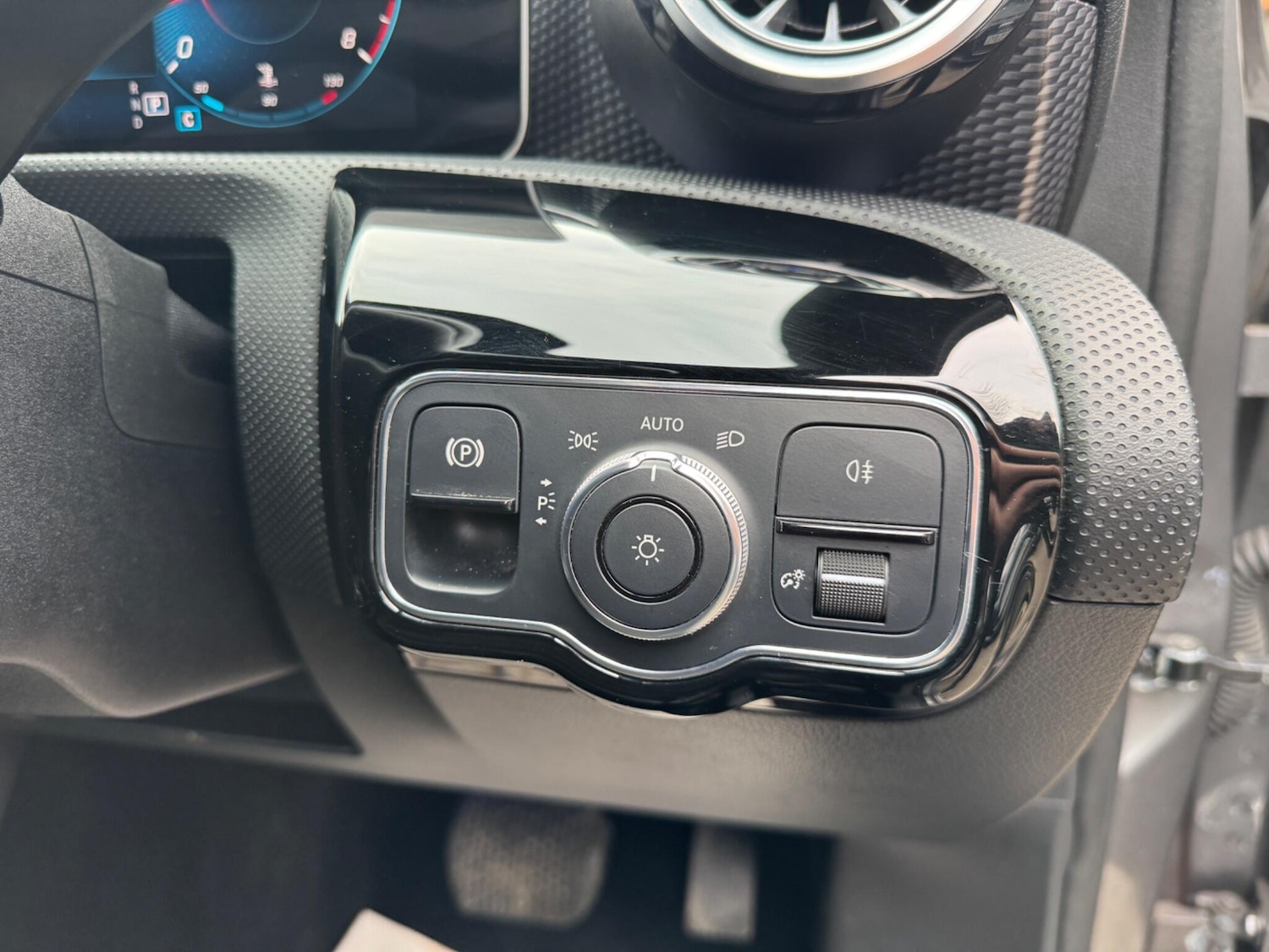 Used Mercedes-Benz A-Class 2018 for sale - 77633089: Photo 28