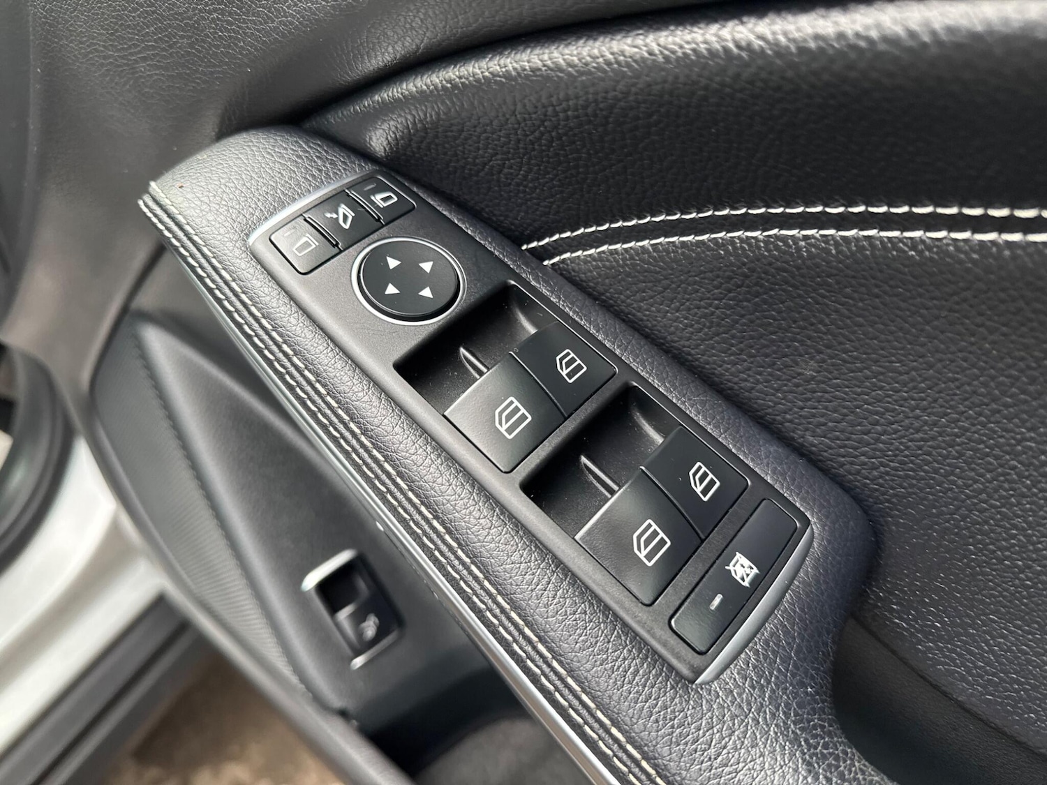 Used Mercedes-Benz GLA 2018 for sale - 77387071: Photo 30