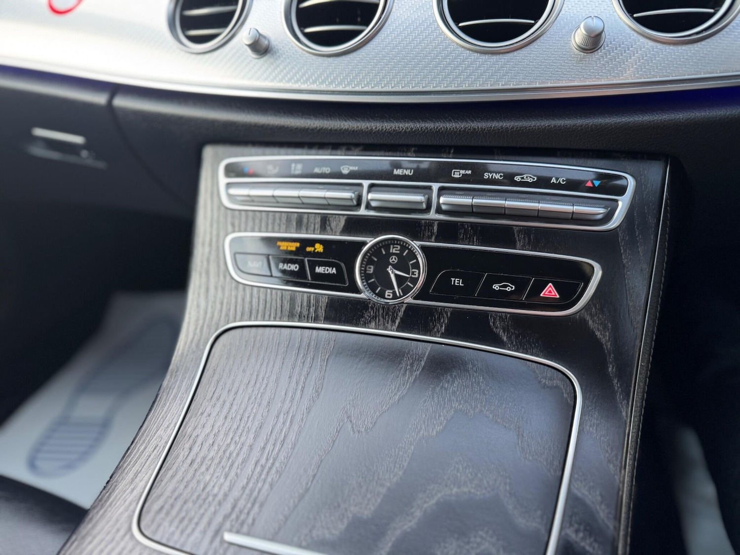 Used Mercedes-Benz E Class for sale - 77242405: Photo 15