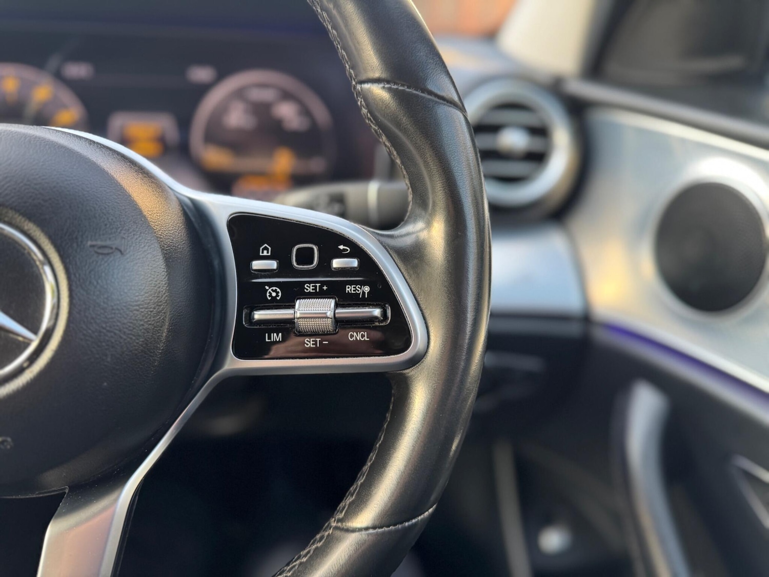 Used Mercedes-Benz E Class for sale - 77242405: Photo 17