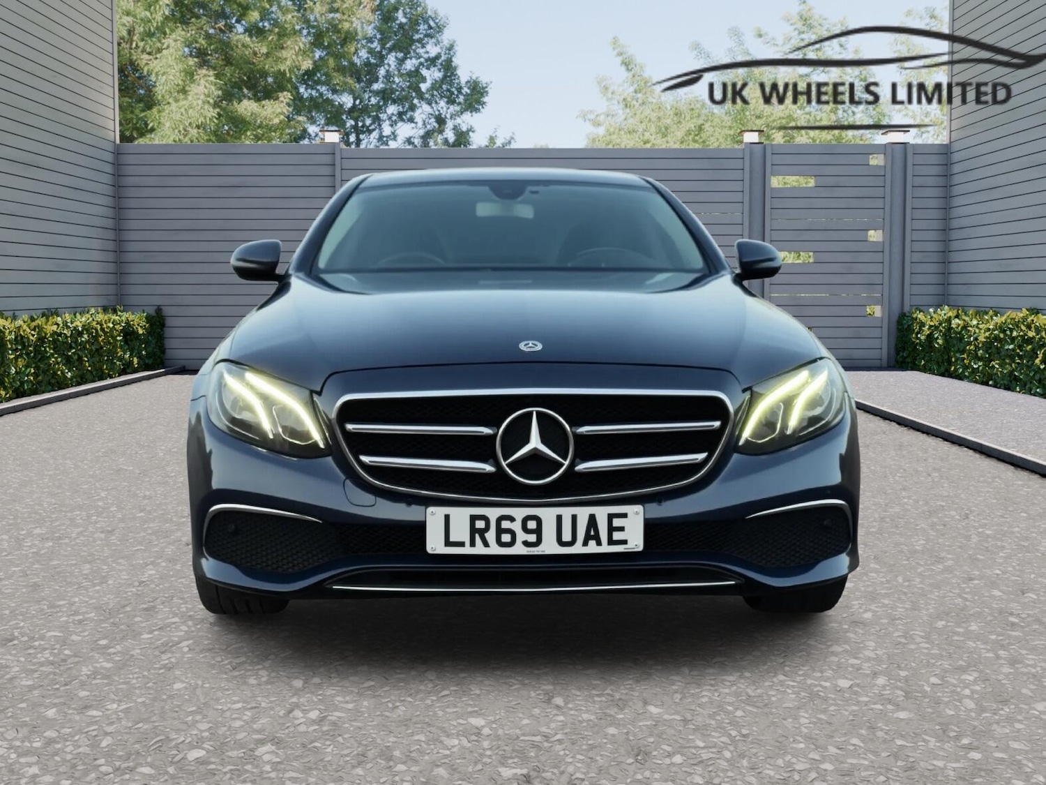 Used Mercedes-Benz E Class for sale - 77242405: Photo 3