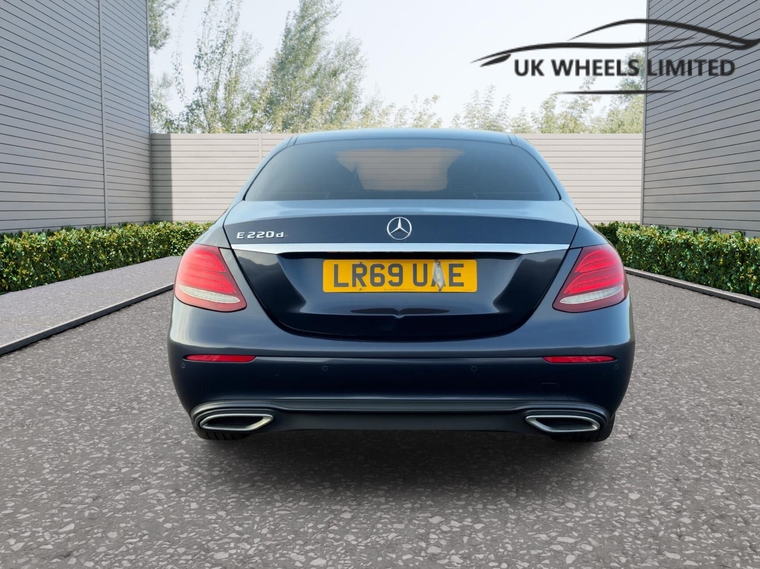 Used Mercedes-Benz E Class for sale - 77242405: Photo 4