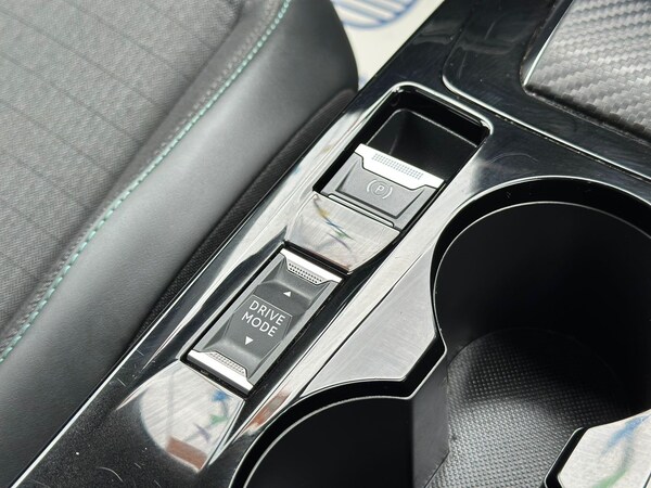 Used Peugeot 2008 2022 for sale - 76122132: Photo 12