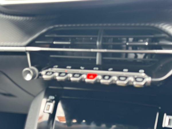 Used Peugeot 2008 2022 for sale - 76122132: Photo 14