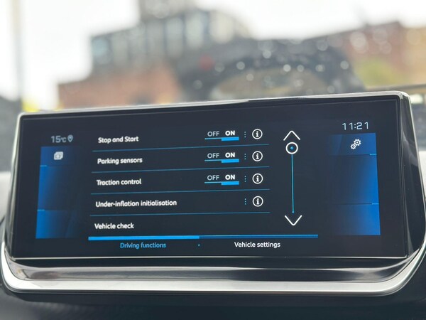 Used Peugeot 2008 2022 for sale - 76122132: Photo 17