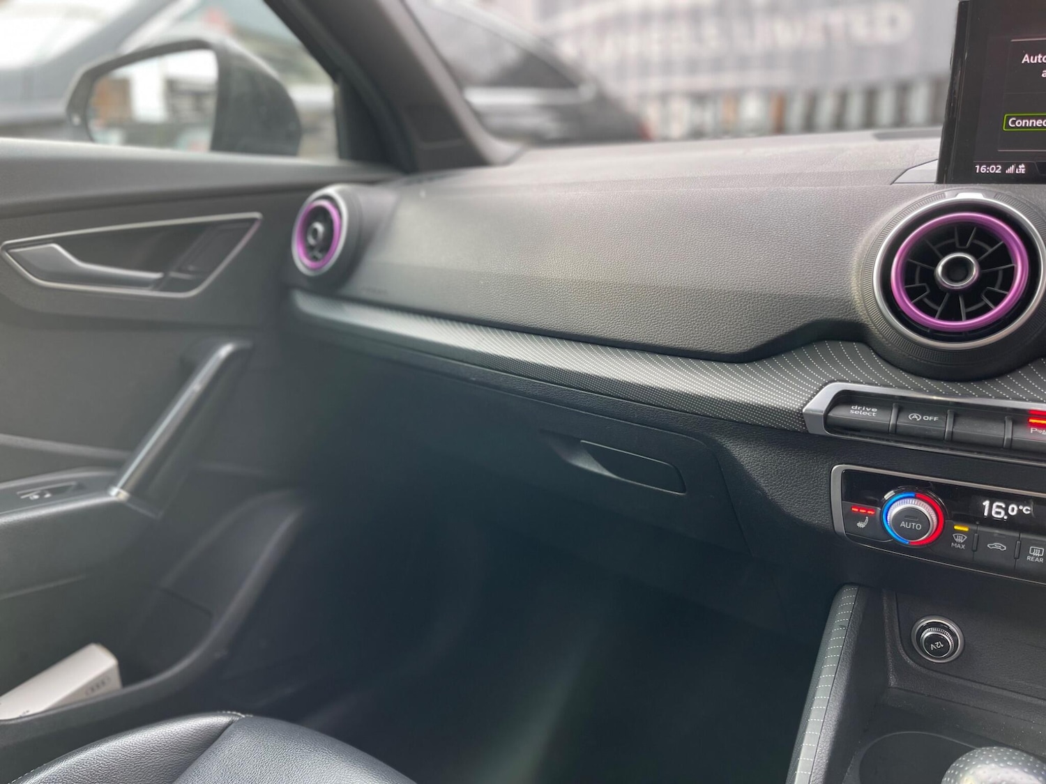 Used Audi Q2 2017 for sale - 76152957: Photo 13