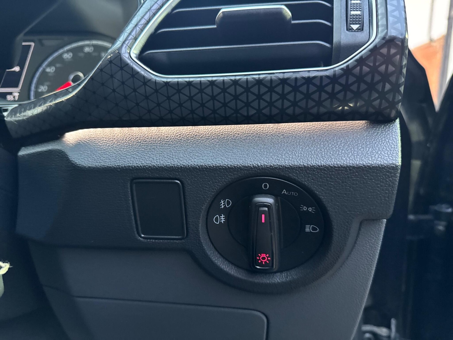 Used Volkswagen T-Cross for sale - 77537846: Photo 25