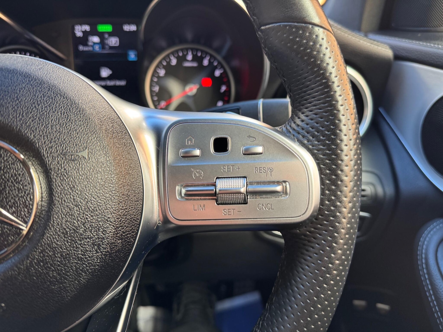 Used Mercedes-Benz GLC 2022 for sale - 76801289: Photo 10