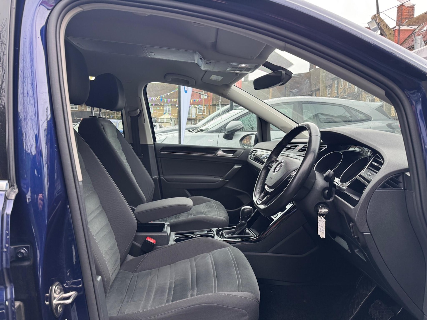 Used Volkswagen Touran 2018 for sale - 76865759: Photo 9