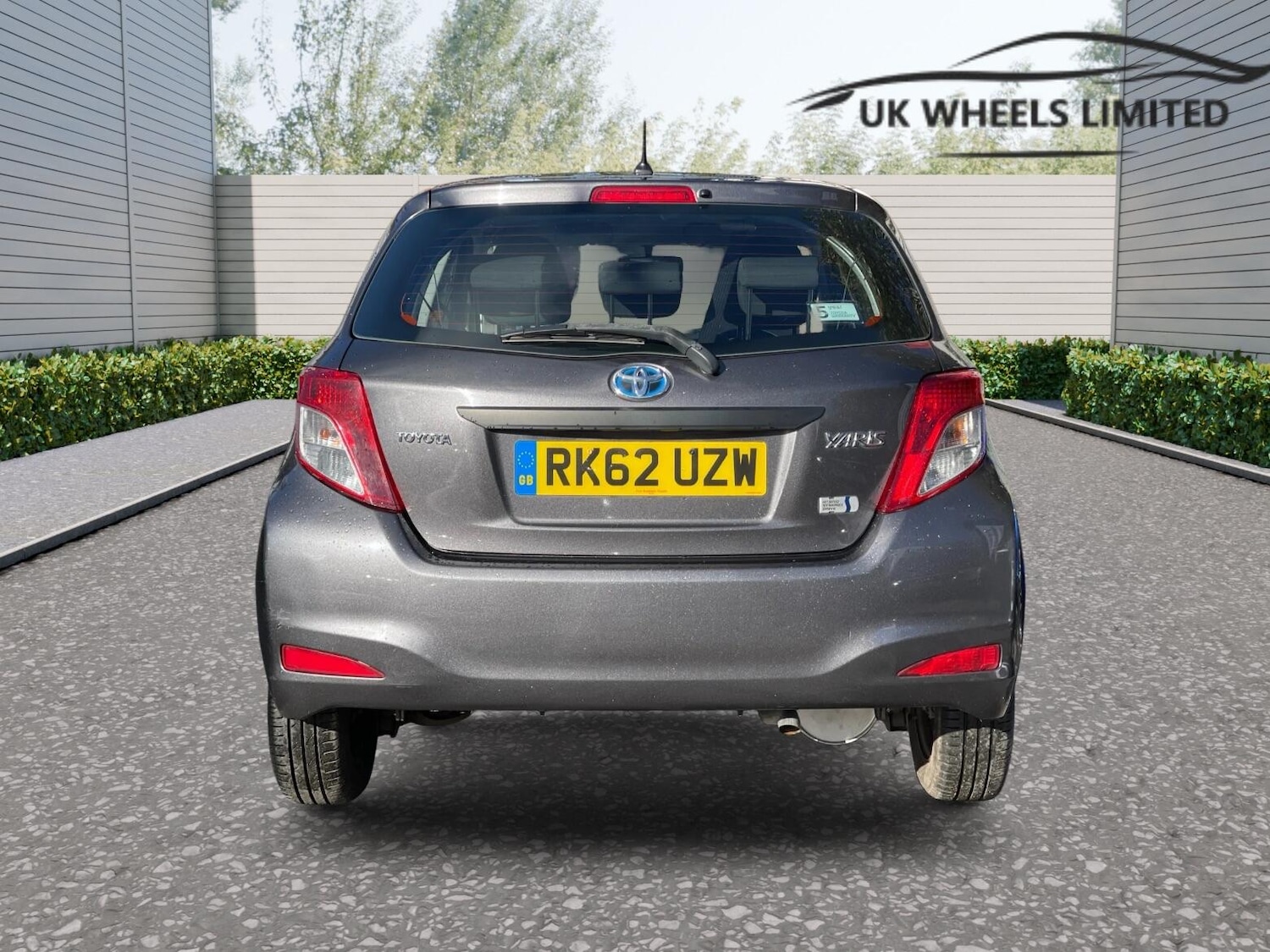 Used Toyota Yaris for sale - 76997645: Photo 4