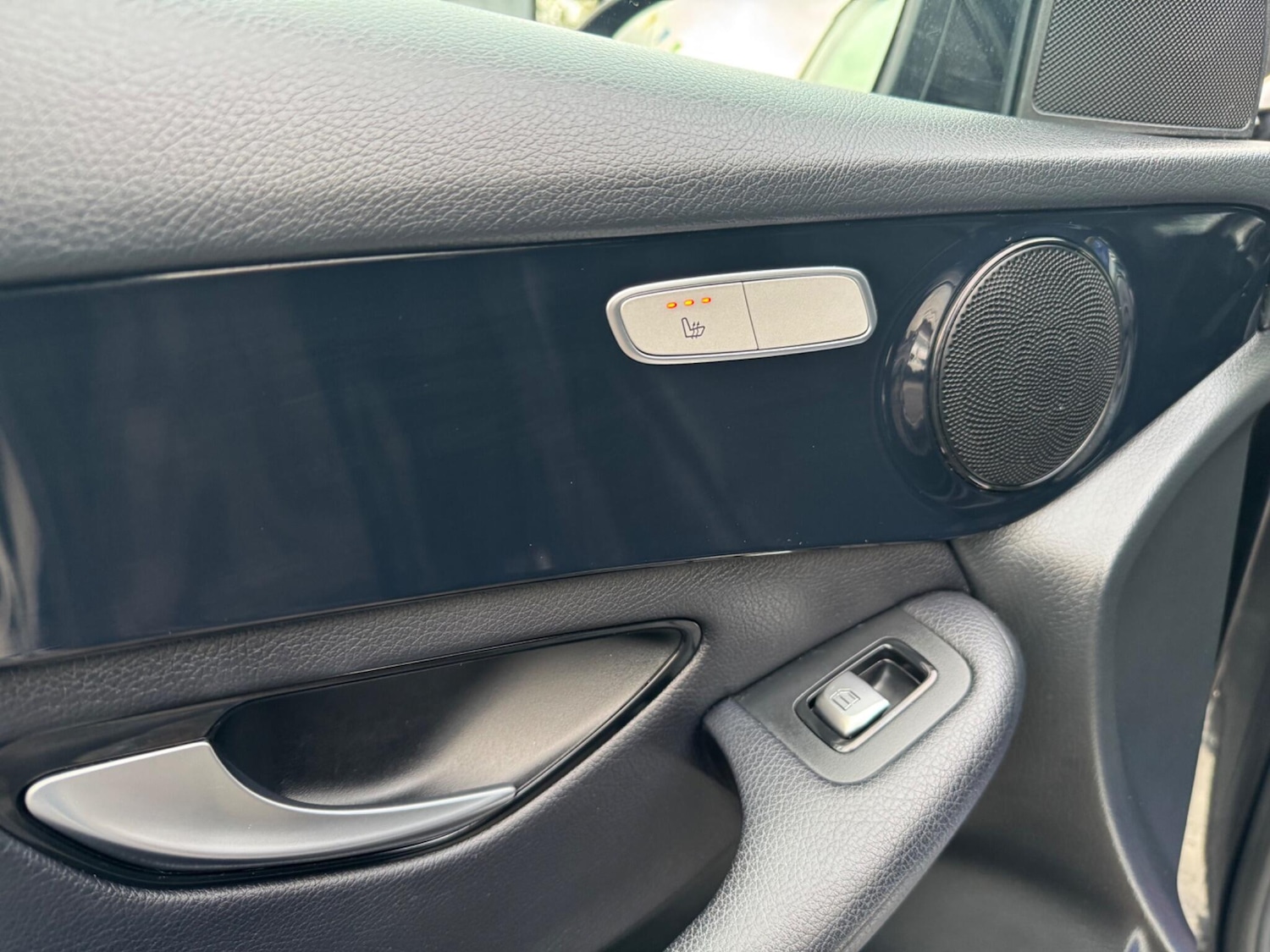 Used Mercedes-Benz GLC 2018 for sale - 76498718: Photo 37