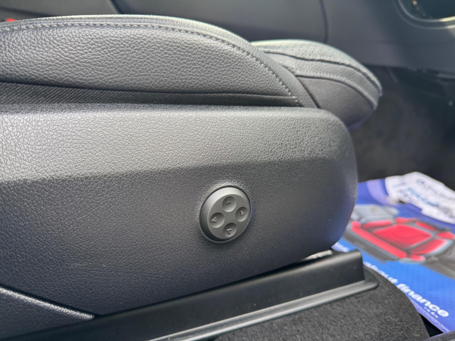 Used Mercedes-Benz GLC 2023 for sale - 76990065: Photo 34