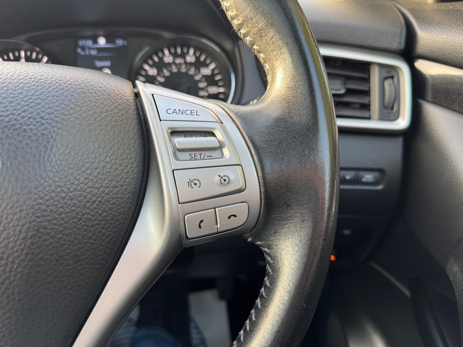 Used Nissan Qashqai 2015 for sale - 76189664: Photo 15