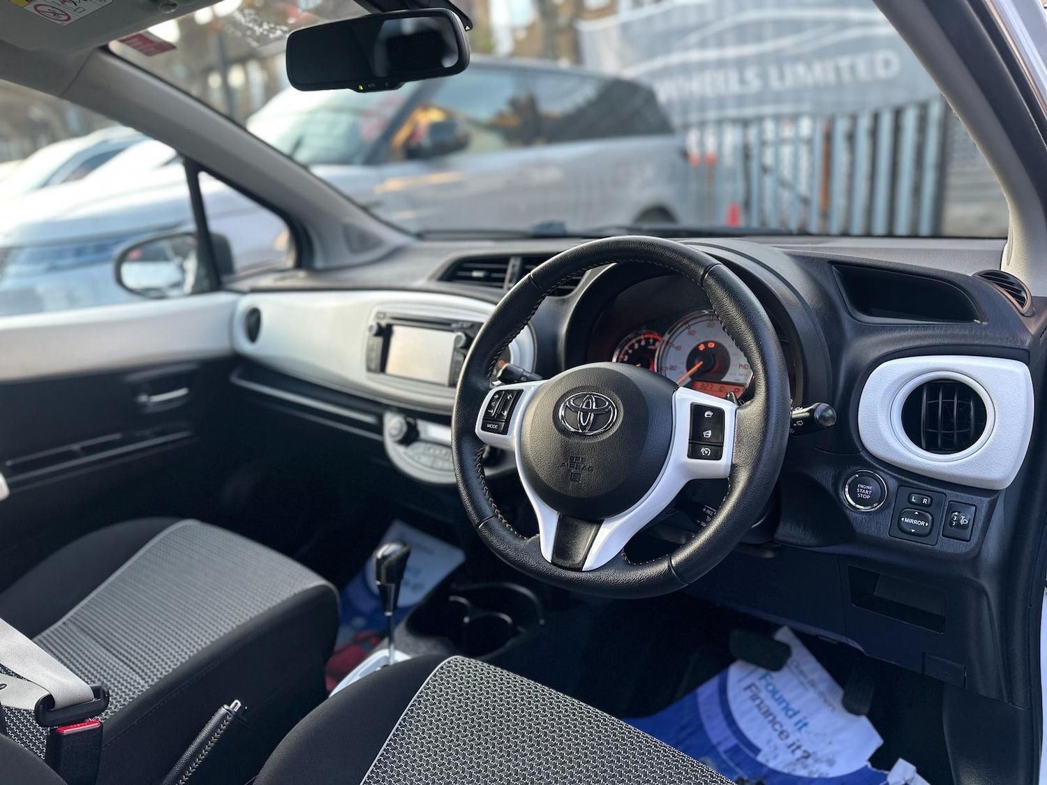 Used Toyota Yaris 2014 for sale - 76753042: Photo 14