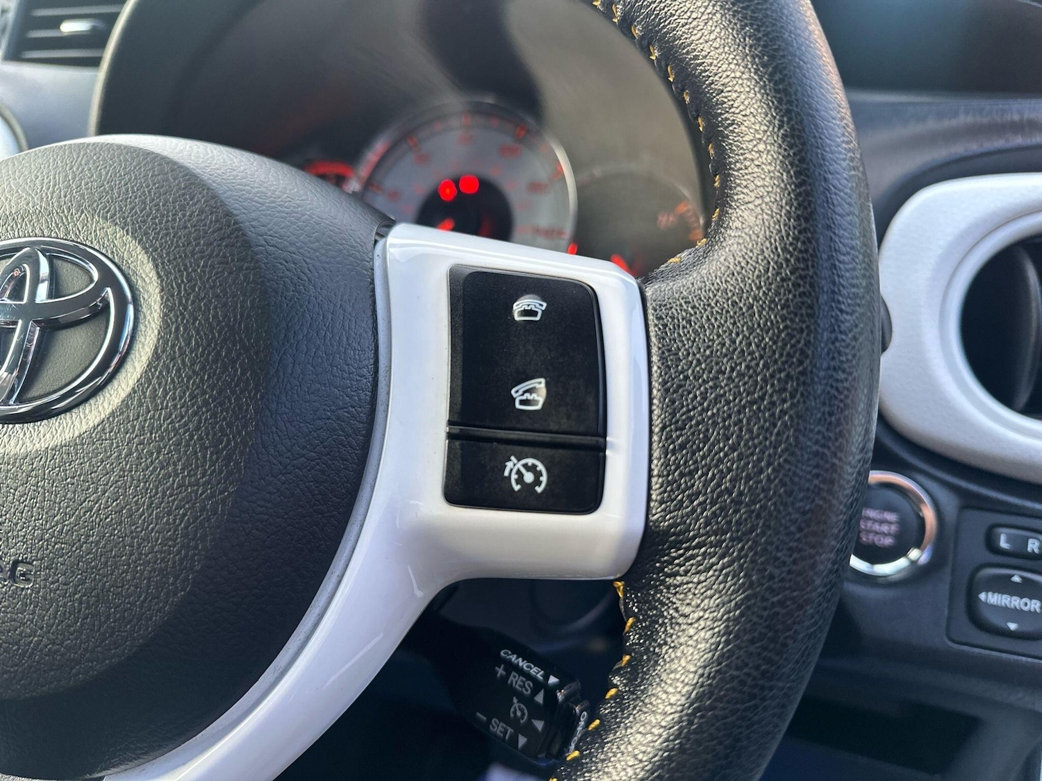 Used Toyota Yaris 2014 for sale - 76753042: Photo 19