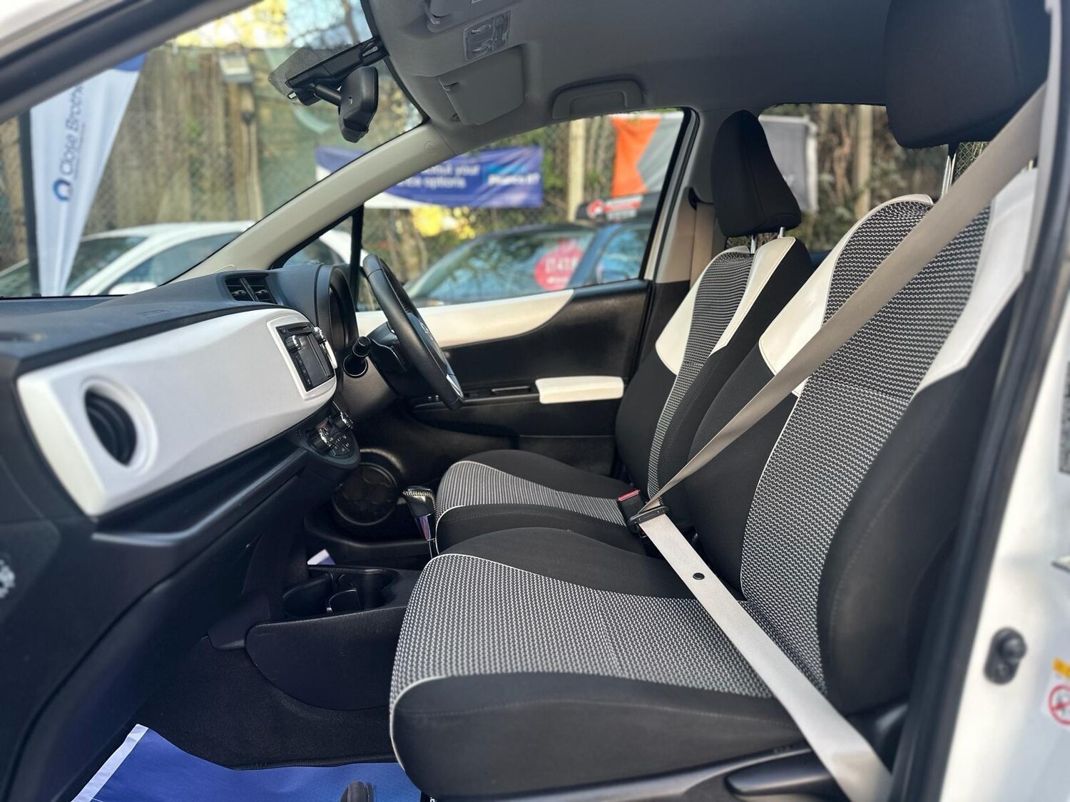 Used Toyota Yaris 2014 for sale - 76753042: Photo 29