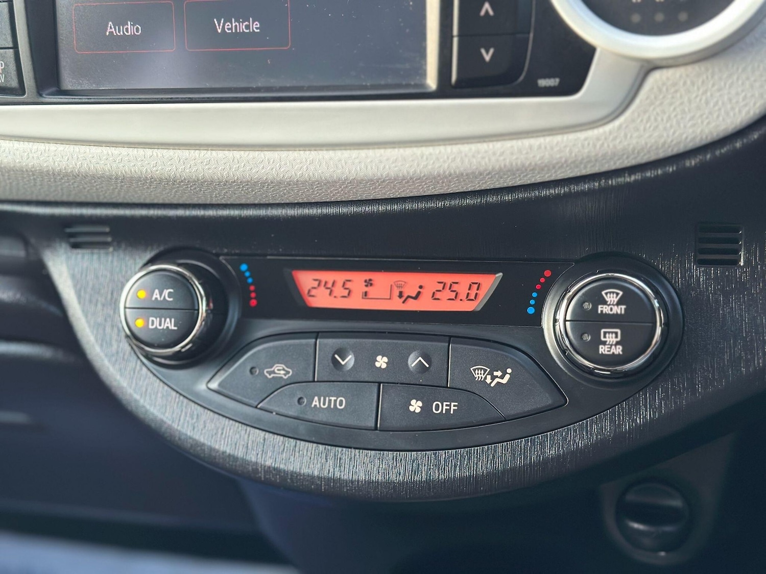 Used Toyota Yaris 2014 for sale - 76753042: Photo 30