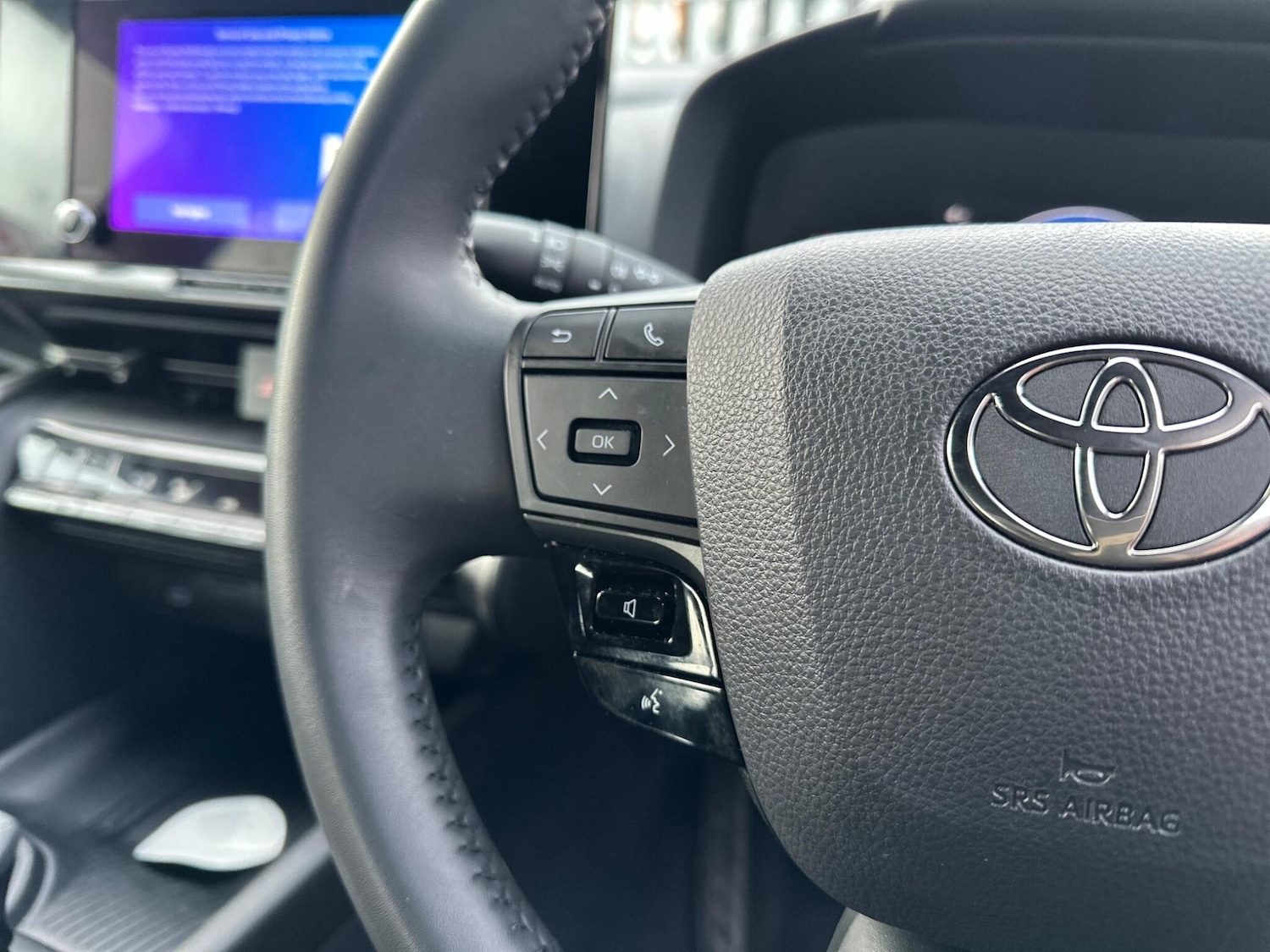 Used Toyota C-HR 2024 for sale - 77120410: Photo 21