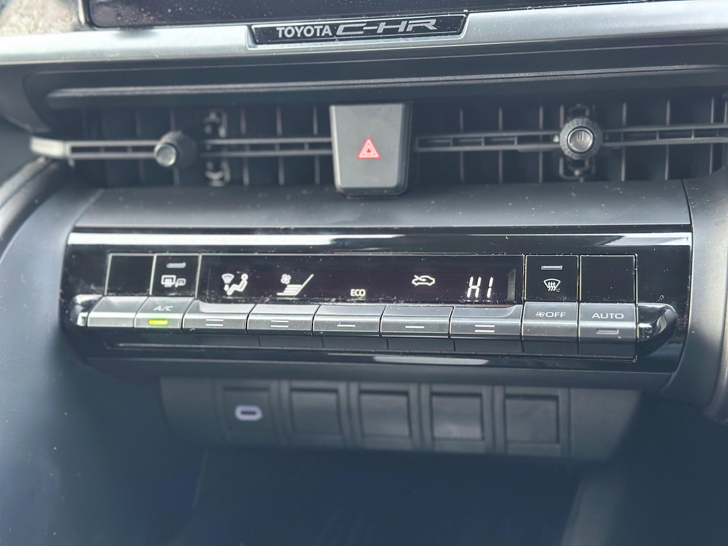 Used Toyota C-HR 2024 for sale - 77120410: Photo 26