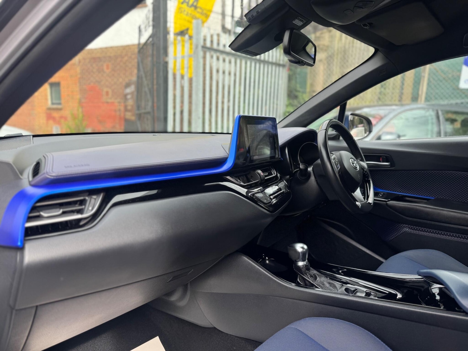 Used Toyota C-HR 2018 for sale - 78170165: Photo 11