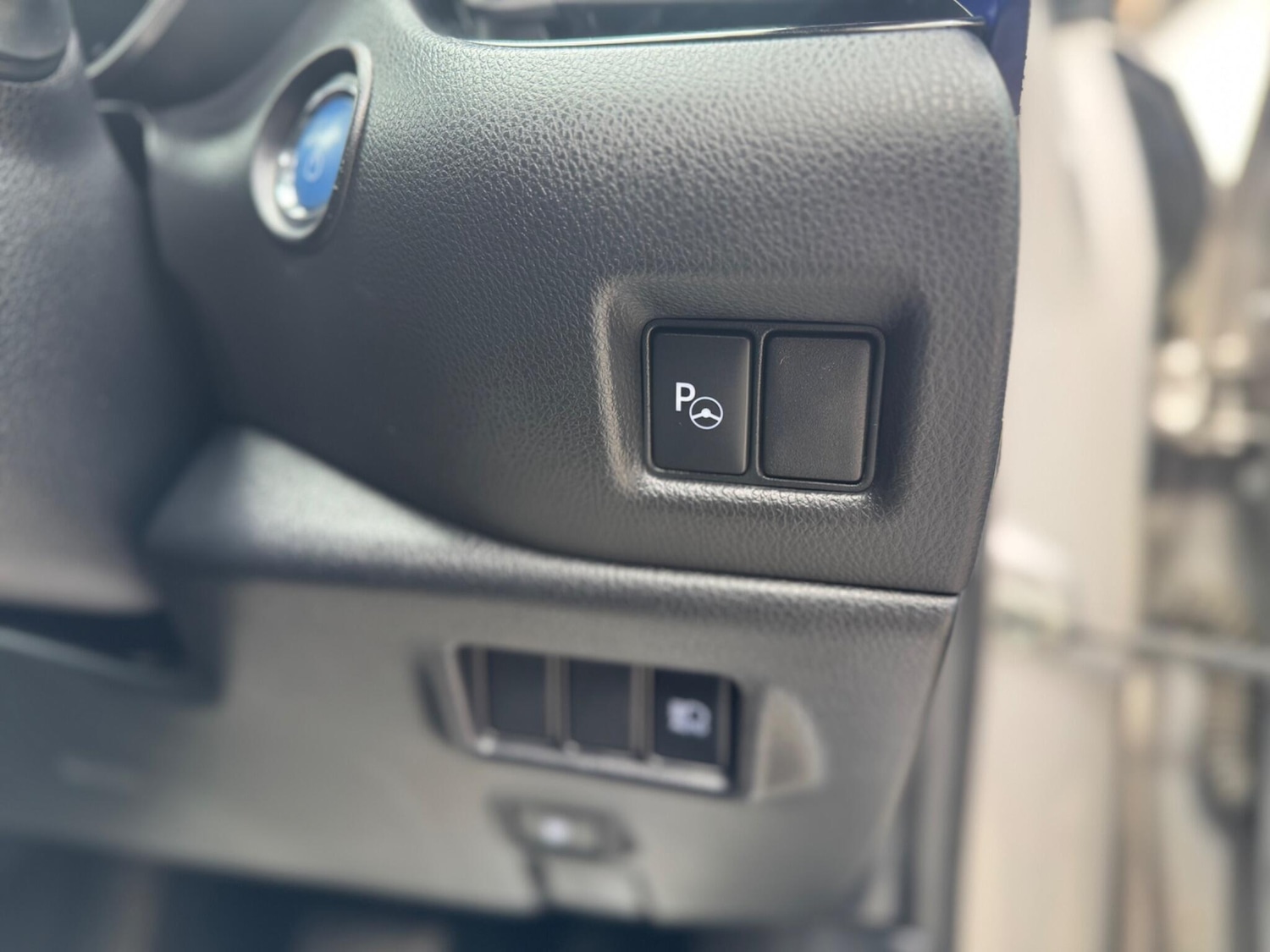 Used Toyota C-HR 2018 for sale - 78170165: Photo 18