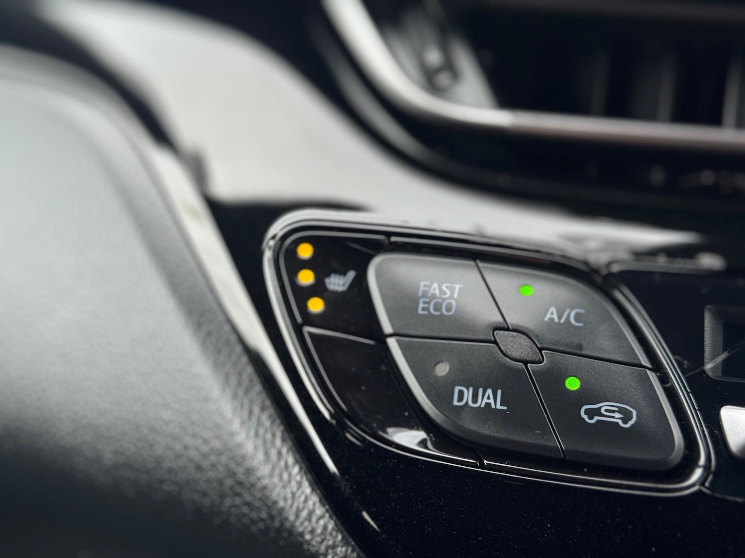 Used Toyota C-HR 2018 for sale - 78170165: Photo 19