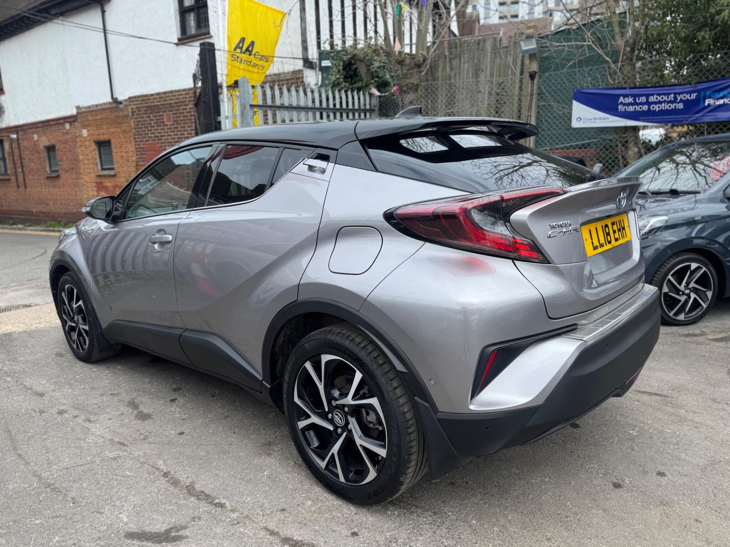 Used Toyota C-HR 2018 for sale - 78170165: Photo 9