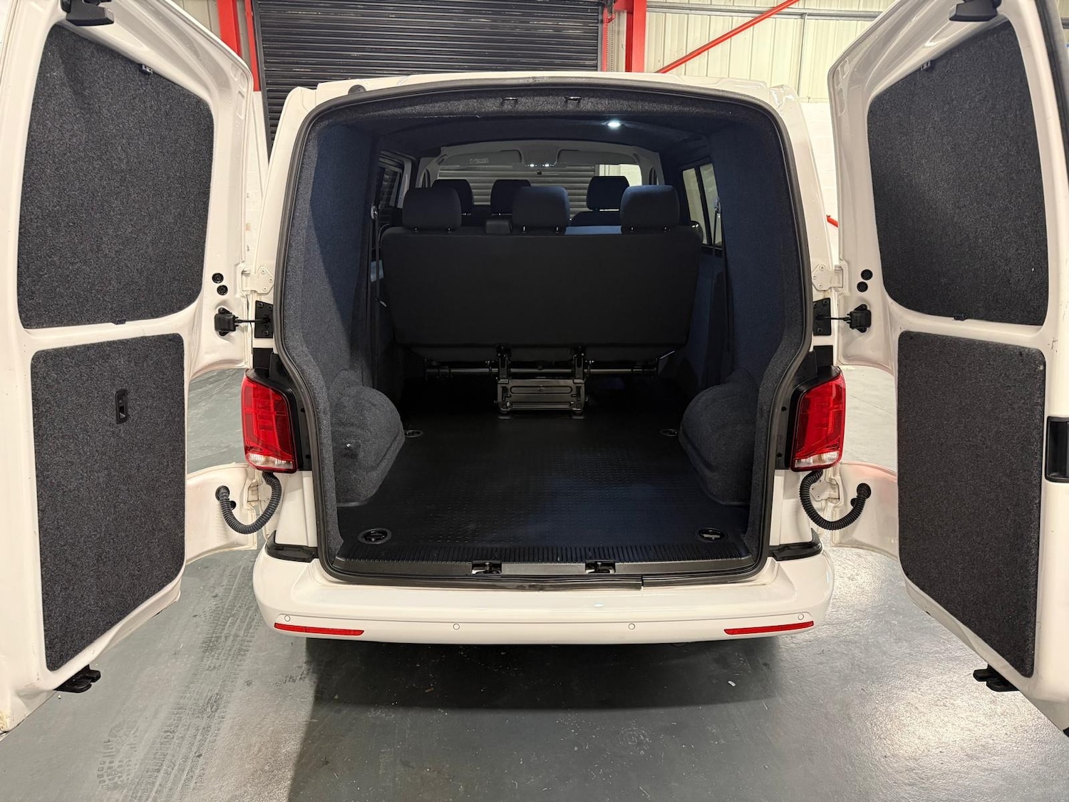 Used Volkswagen Transporter 2023 for sale - 77241176: Photo 13