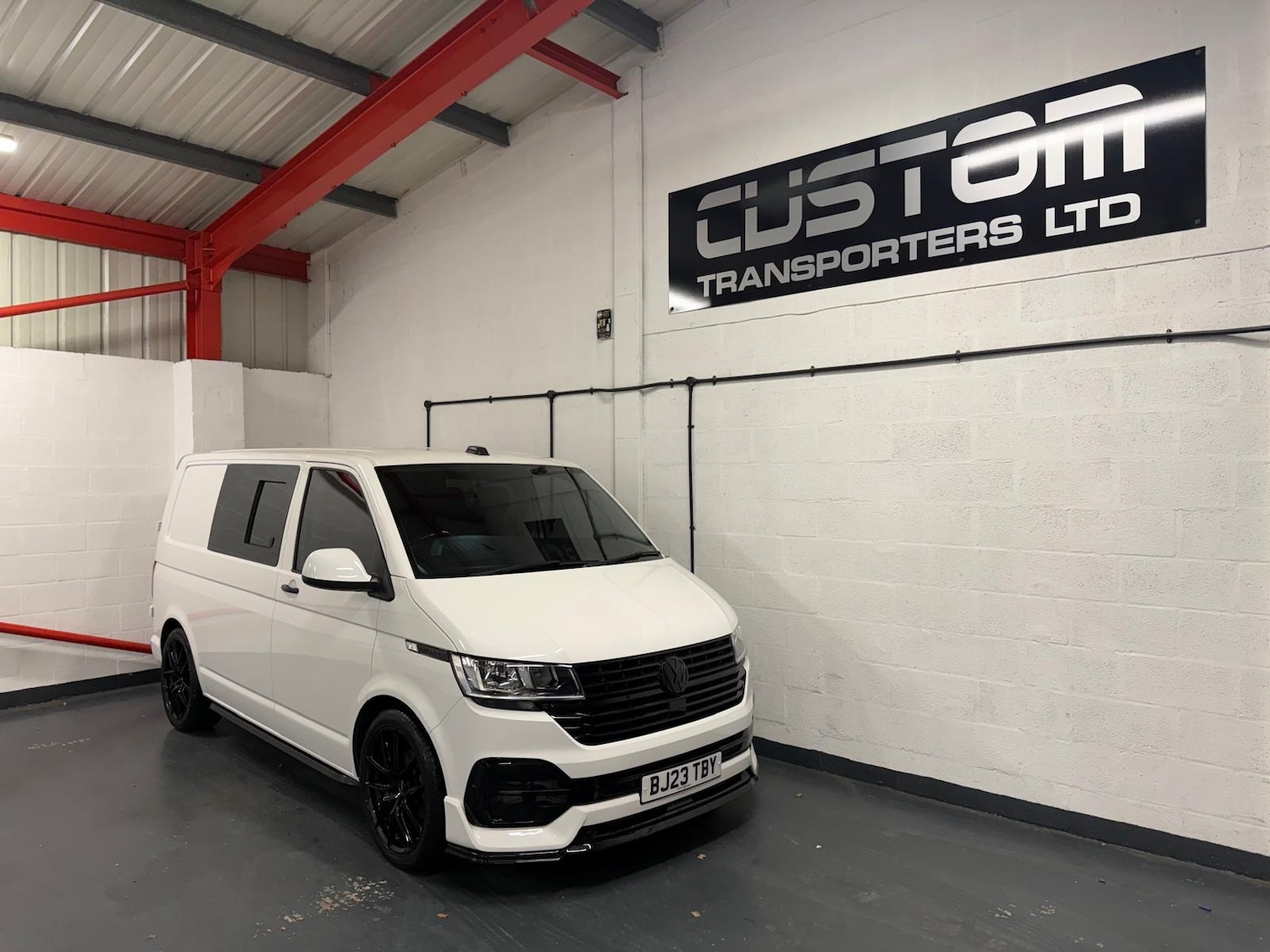 Used Volkswagen Transporter 2023 for sale - 77241176: Photo 2