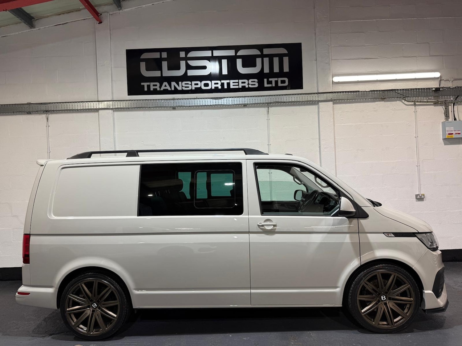 Used Volkswagen Transporter 2021 for sale - 77677028: Photo 1
