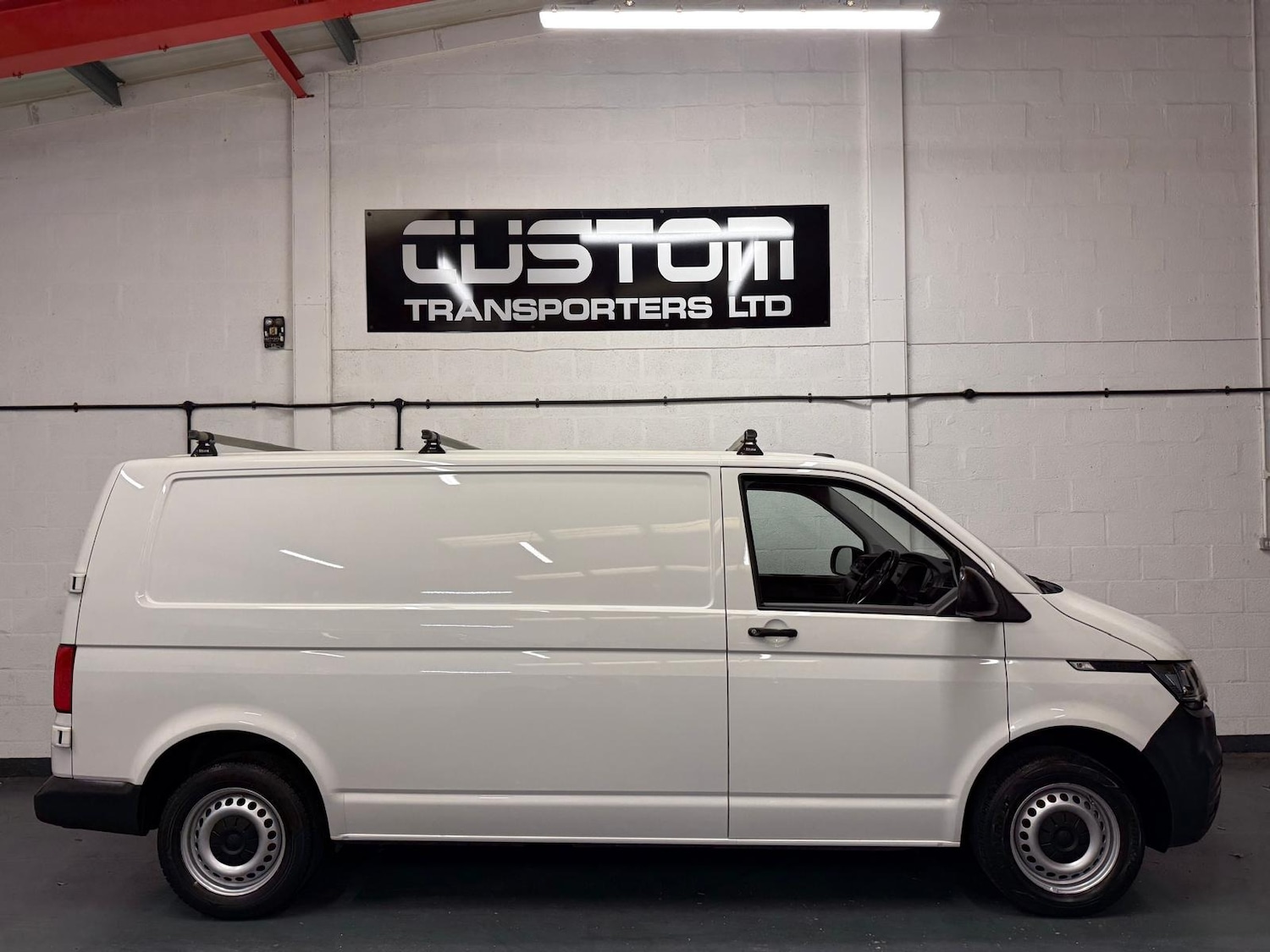 Used Volkswagen Transporter 2021 for sale - 76374800: Photo 1