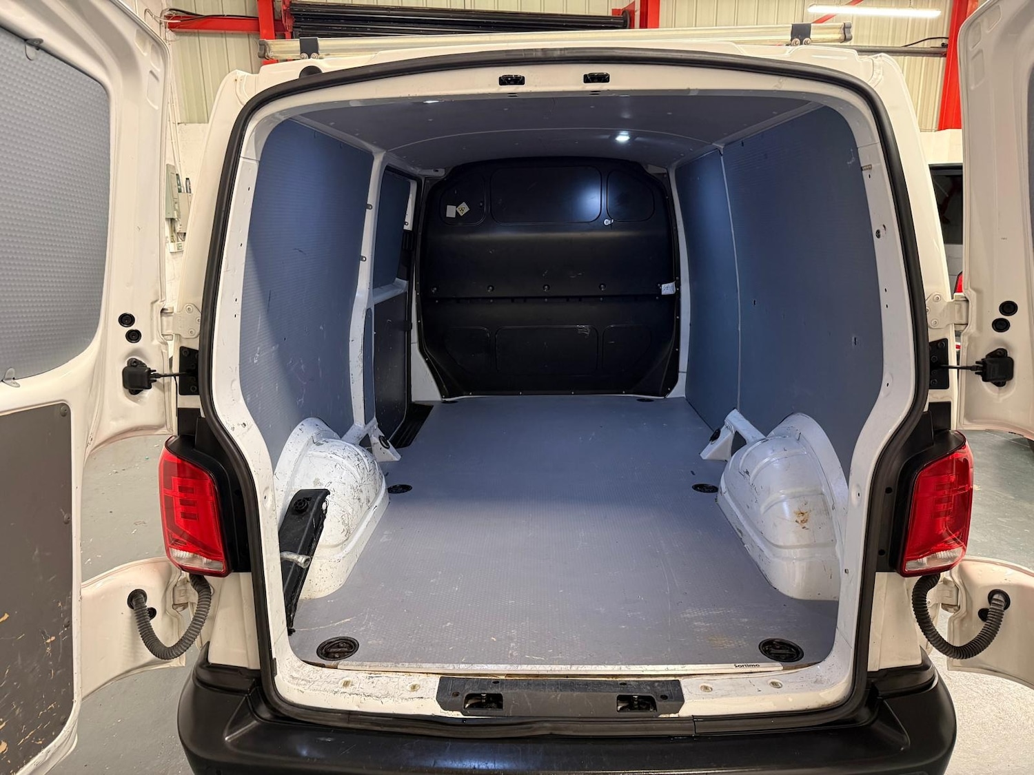 Used Volkswagen Transporter 2021 for sale - 76374800: Photo 12