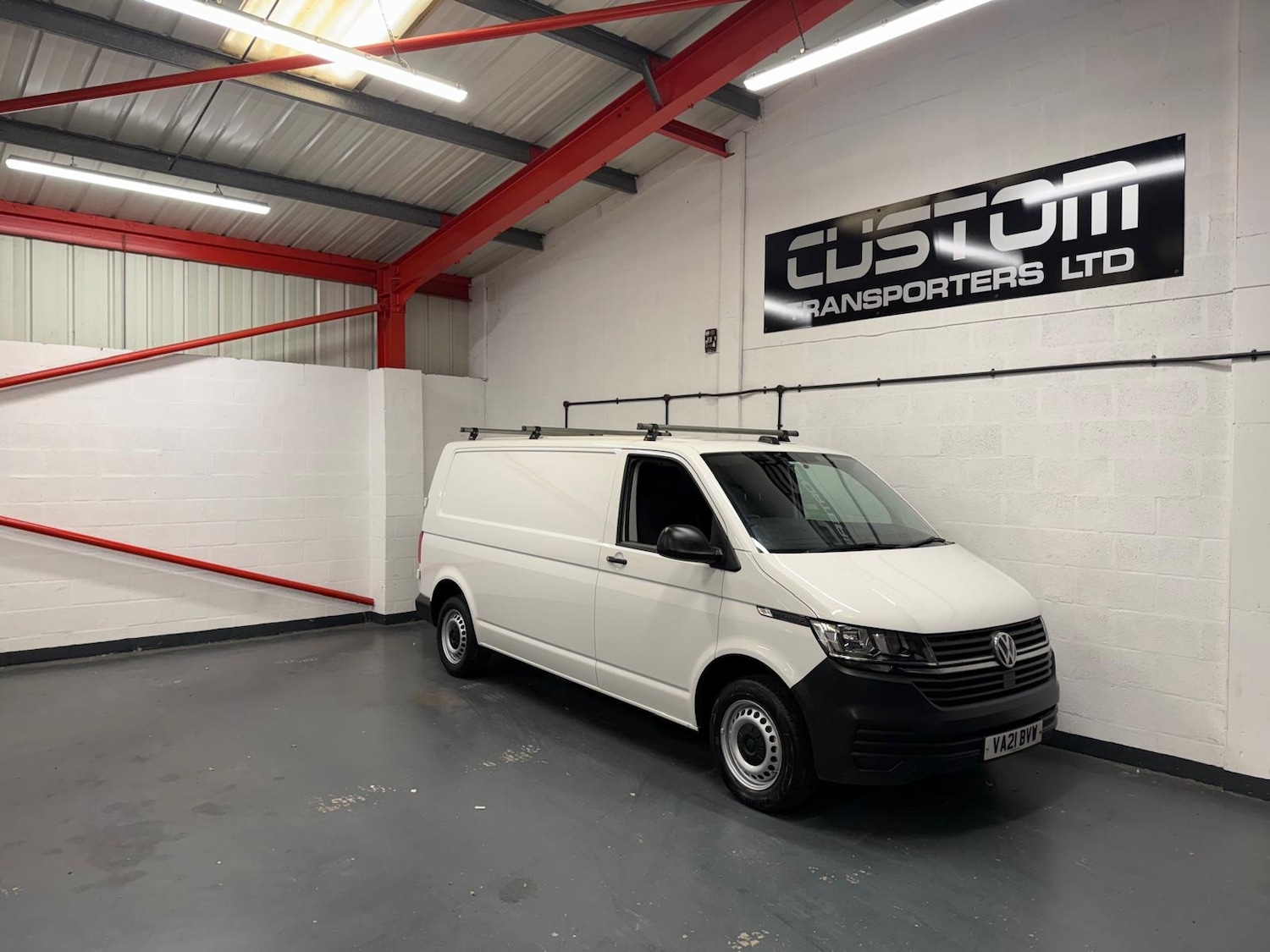 Used Volkswagen Transporter 2021 for sale - 76374800: Photo 2
