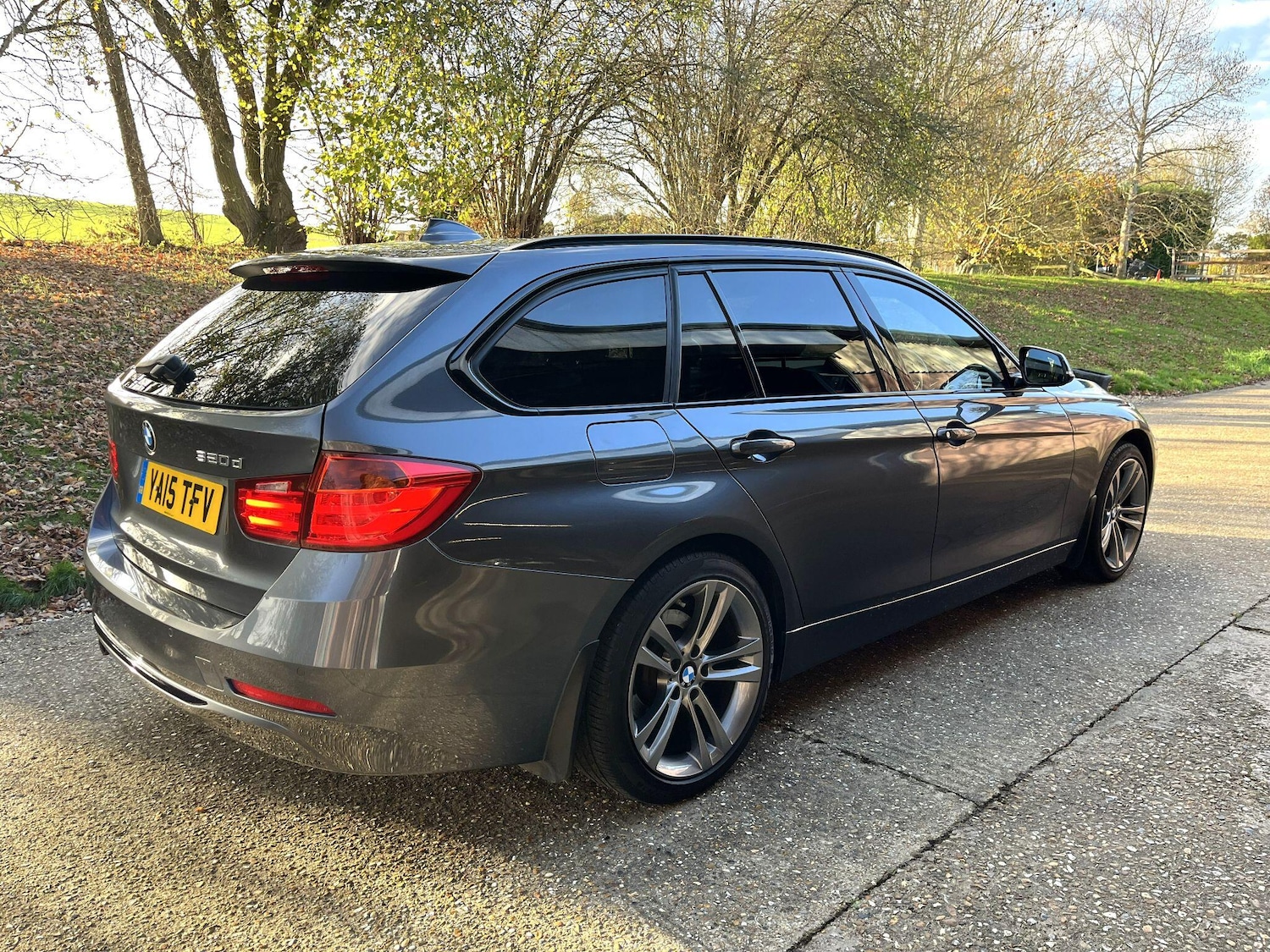 Used BMW 3 Series 2015 for sale - 76608156: Photo 2