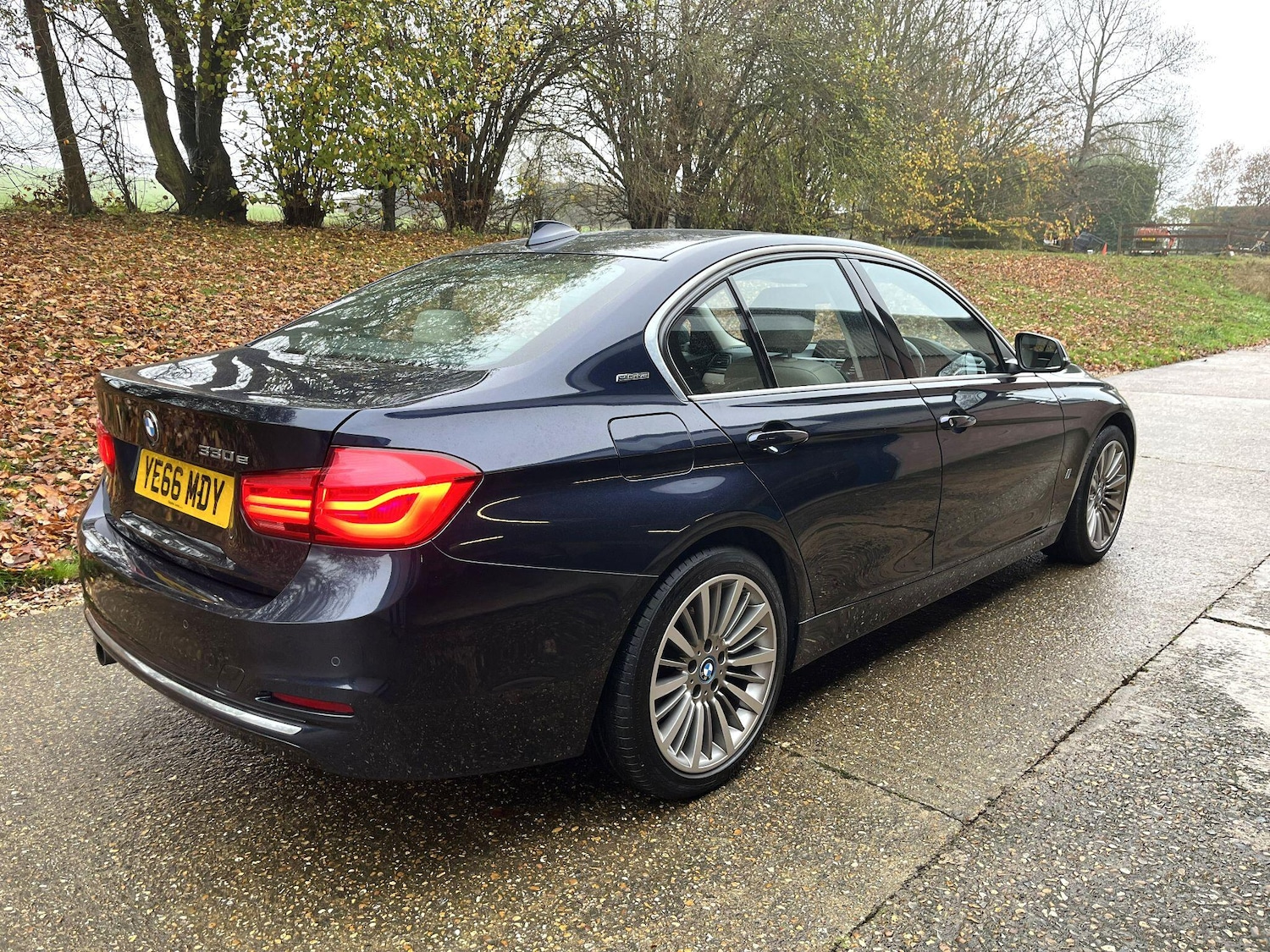 Used BMW 3 Series 2016 for sale - 76592624: Photo 2