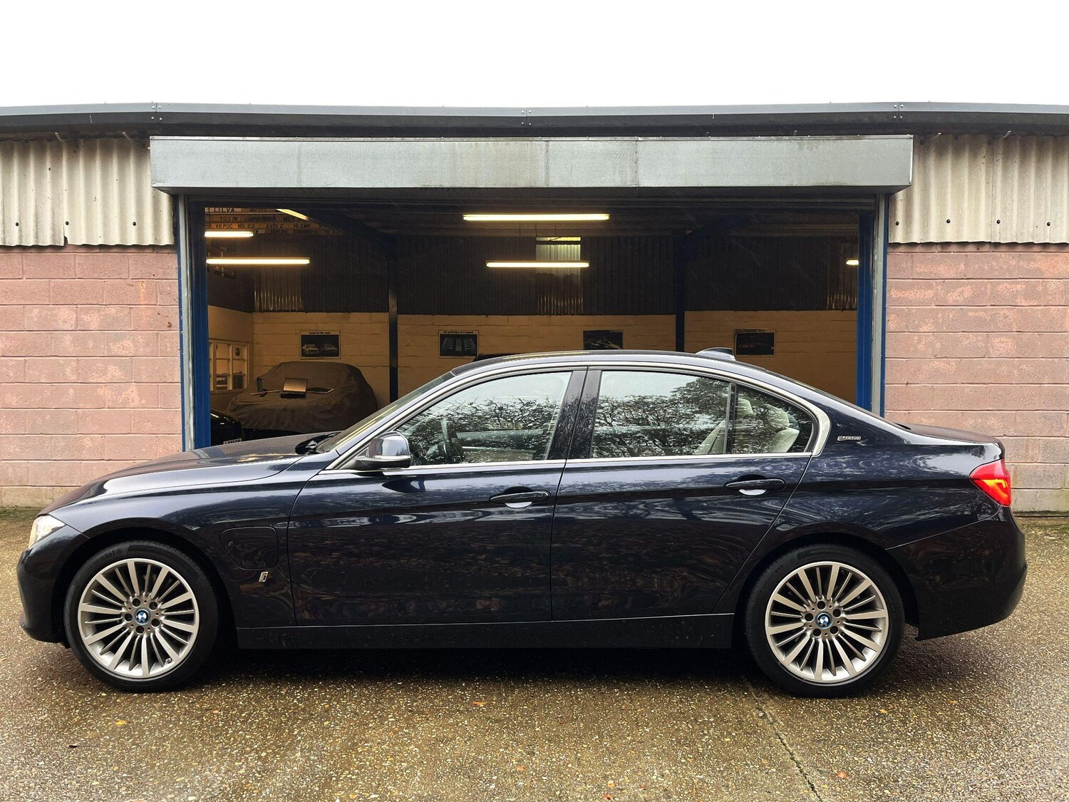 Used BMW 3 Series 2016 for sale - 76592624: Photo 8