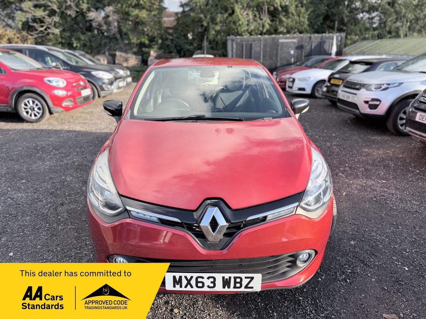 Used Renault Clio 2013 for sale - 76619635: Photo 2