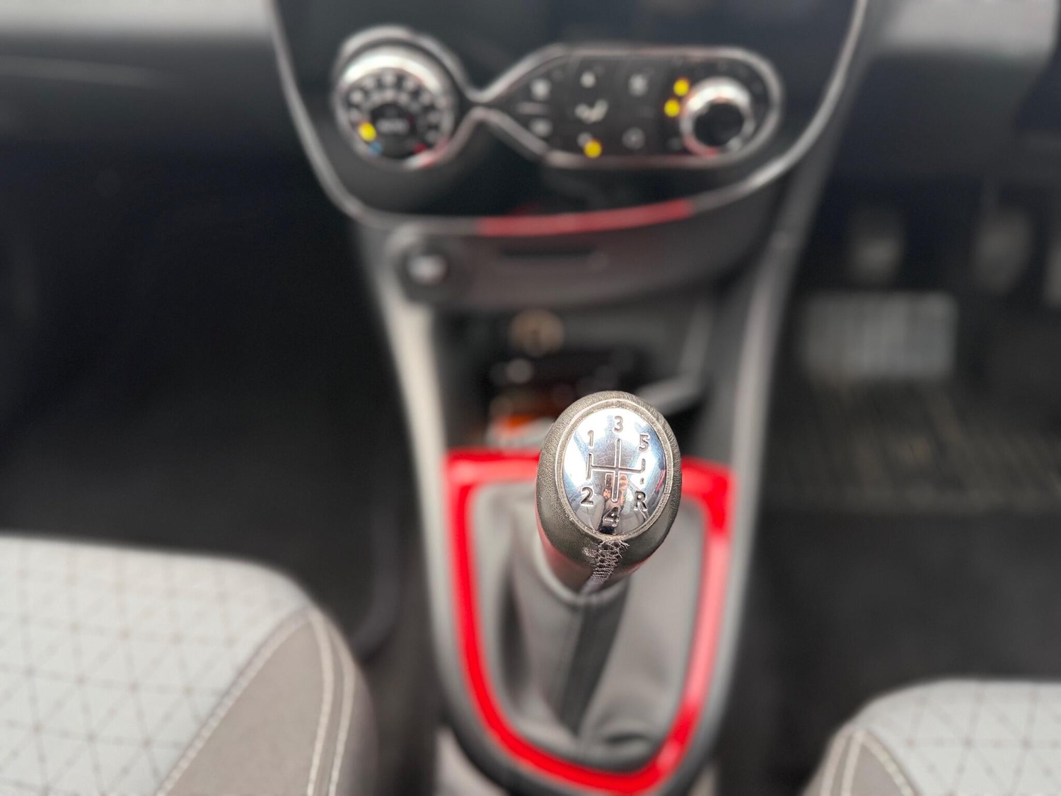 Used Renault Clio 2013 for sale - 76619635: Photo 36