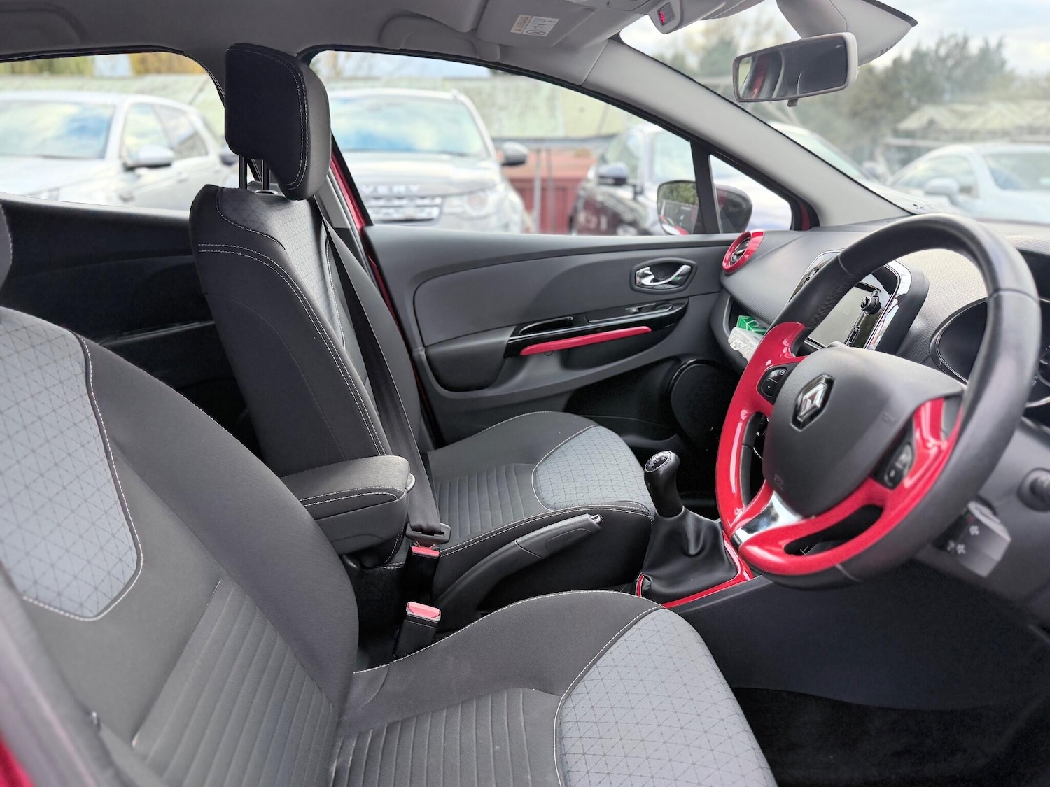 Used Renault Clio 2013 for sale - 76619635: Photo 41