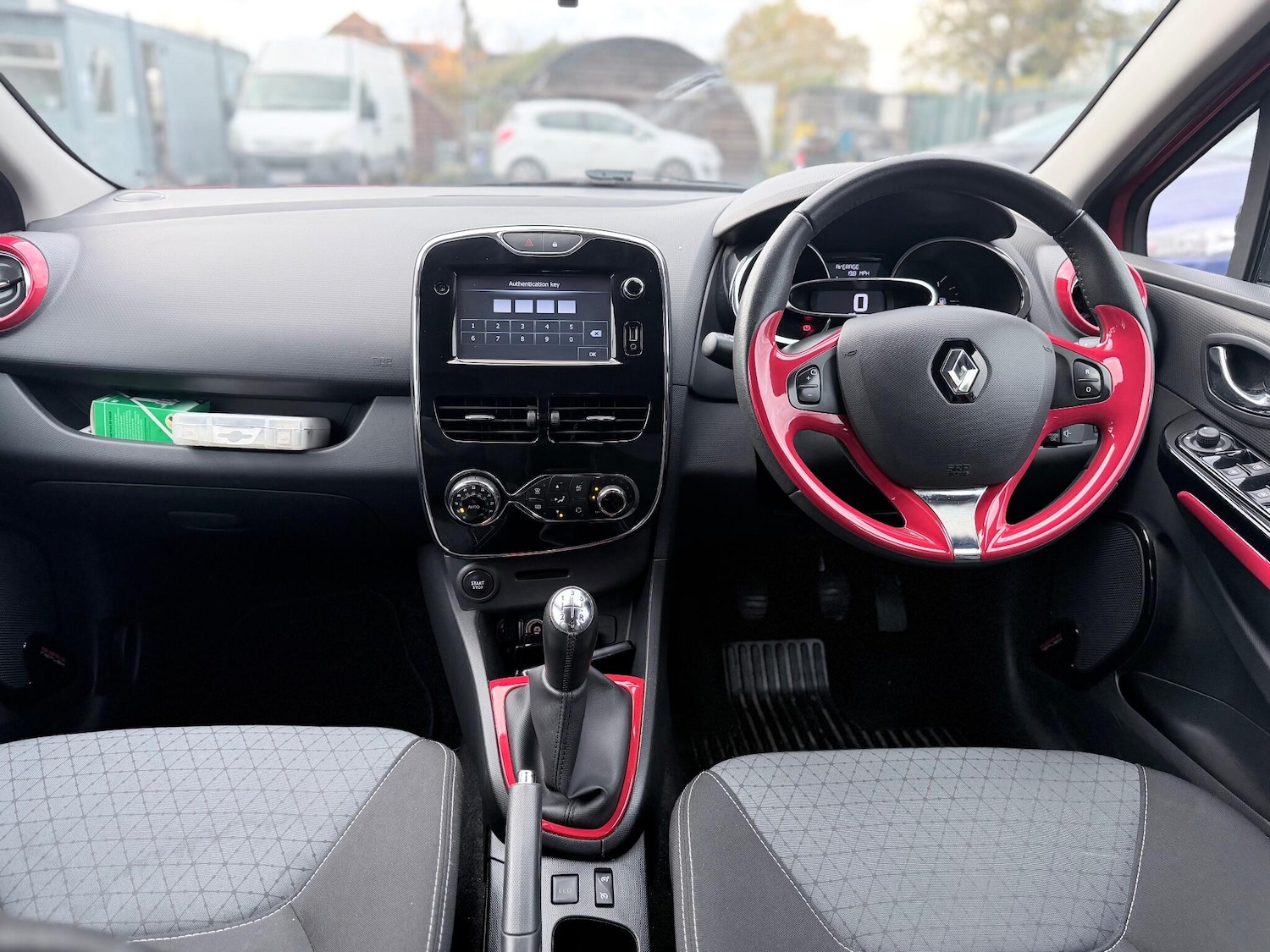 Used Renault Clio 2013 for sale - 76619635: Photo 5