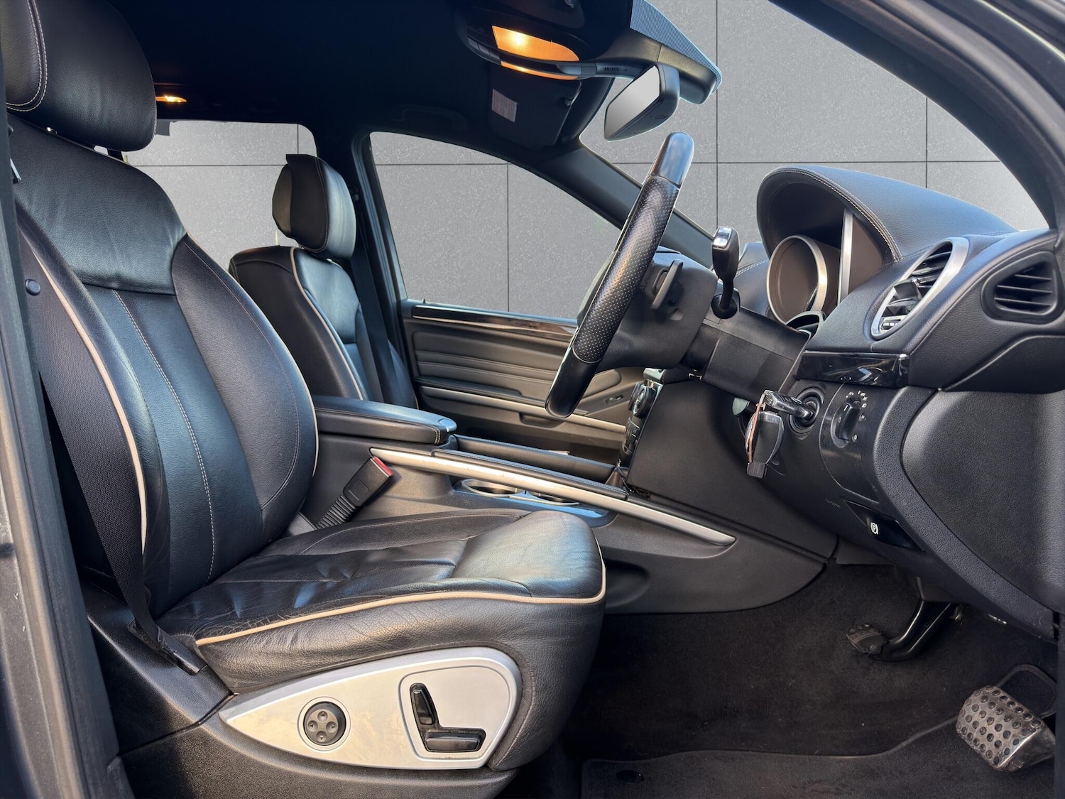 Used Mercedes-Benz M Class 2011 for sale - 77358998: Photo 7