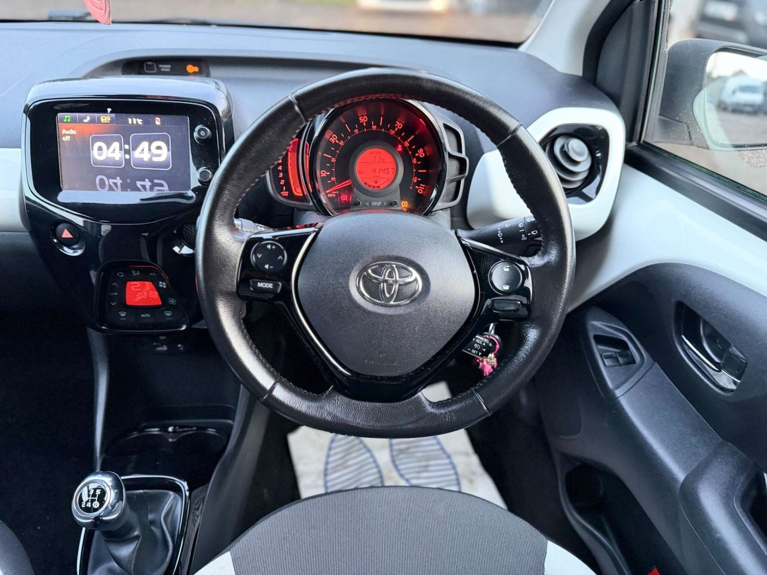 Used Toyota AYGO 2017 for sale - 77946158: Photo 49