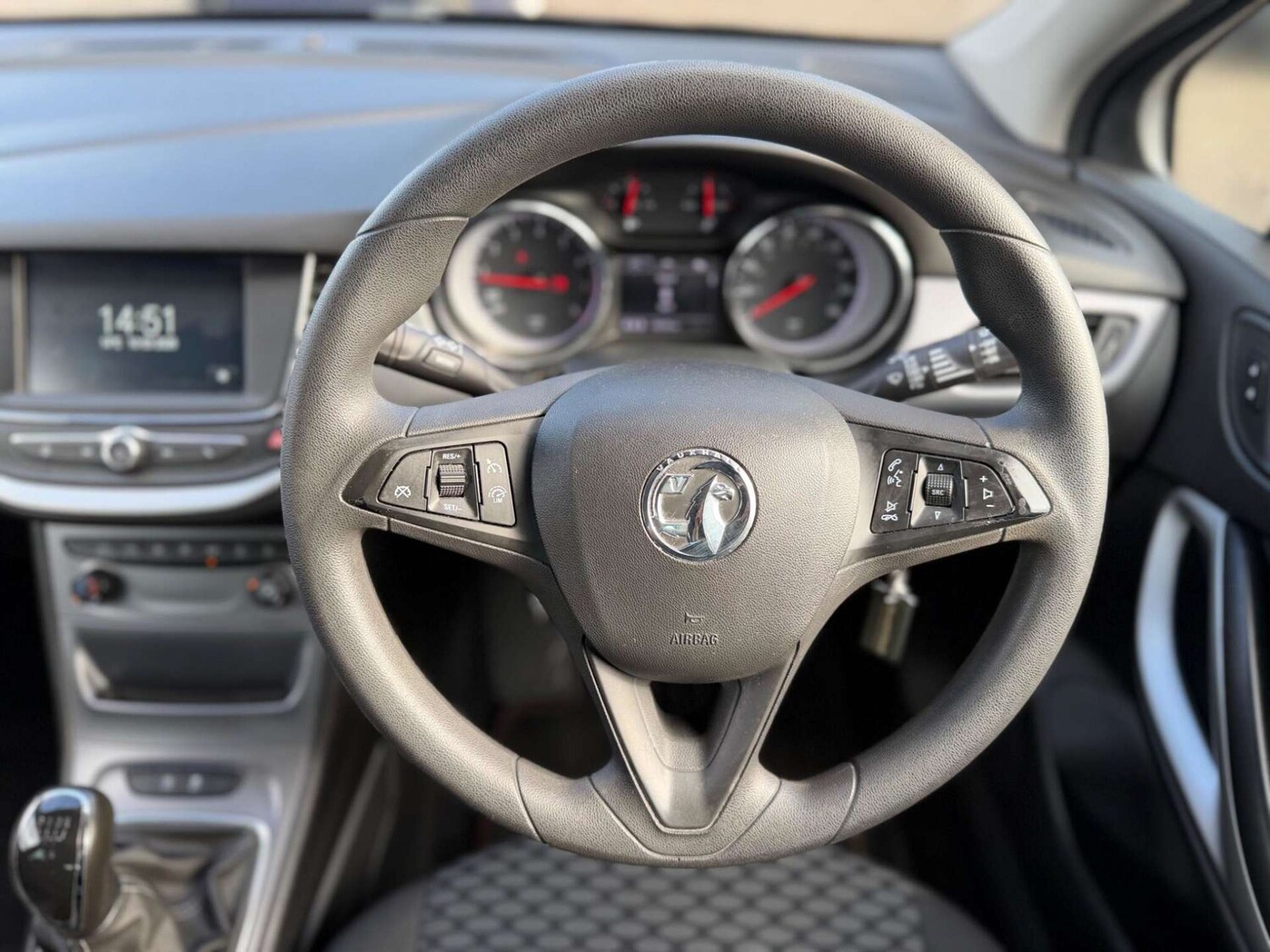 Used Vauxhall Astra 2018 for sale - 77946172: Photo 11