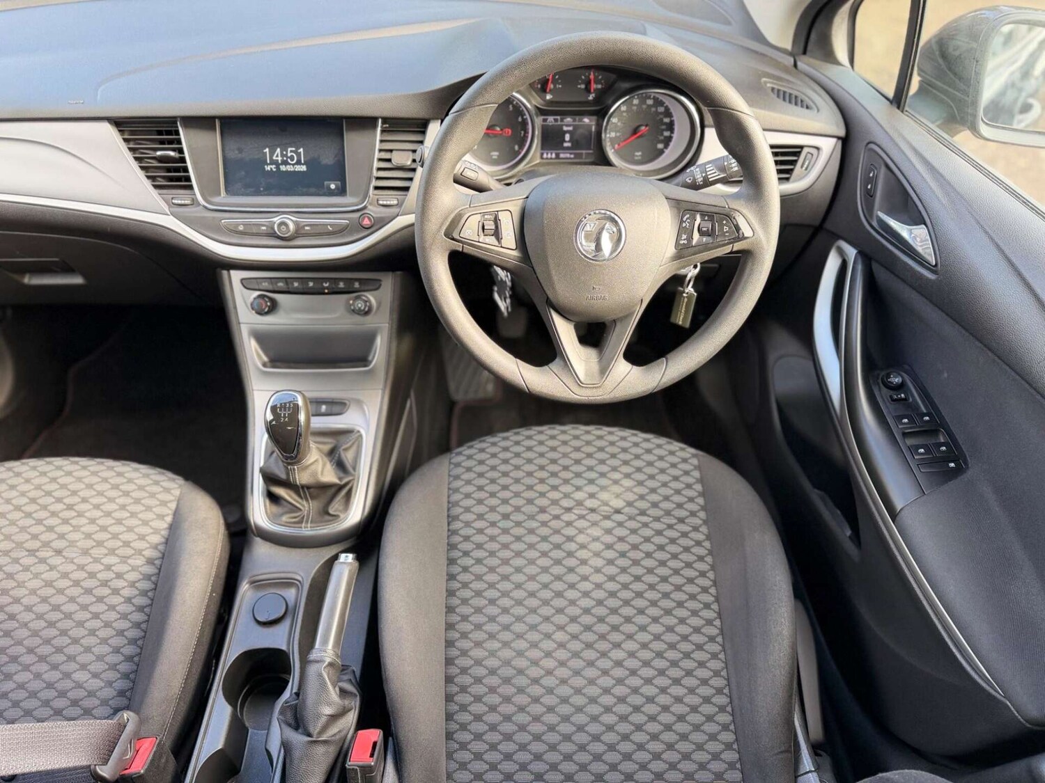 Used Vauxhall Astra 2018 for sale - 77946172: Photo 26