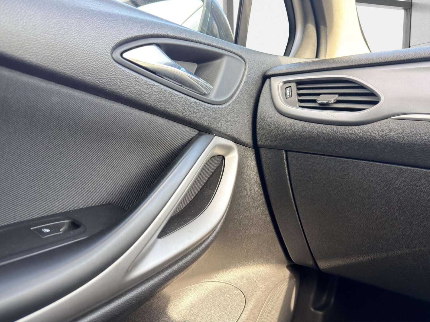 Used Vauxhall Astra 2018 for sale - 77946172: Photo 37