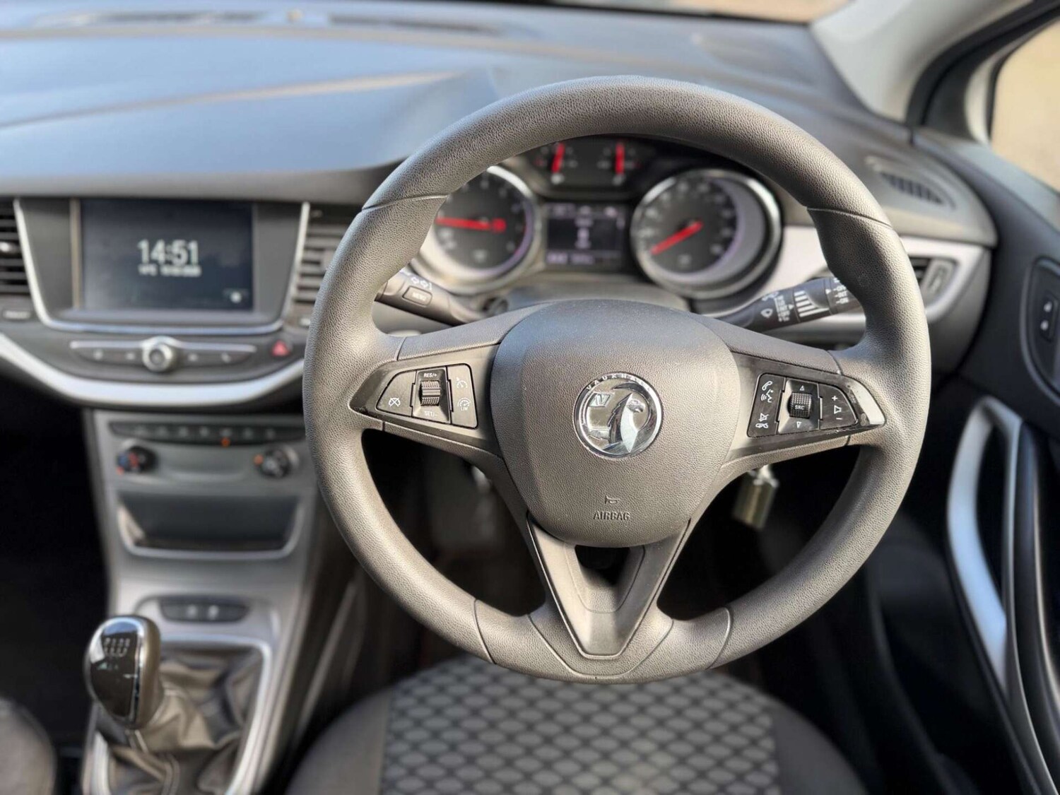 Used Vauxhall Astra 2018 for sale - 77946172: Photo 60