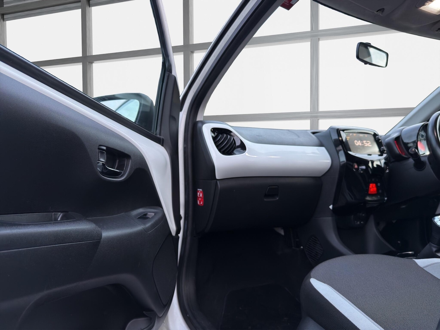 Used Toyota AYGO 2017 for sale - 77524377: Photo 21