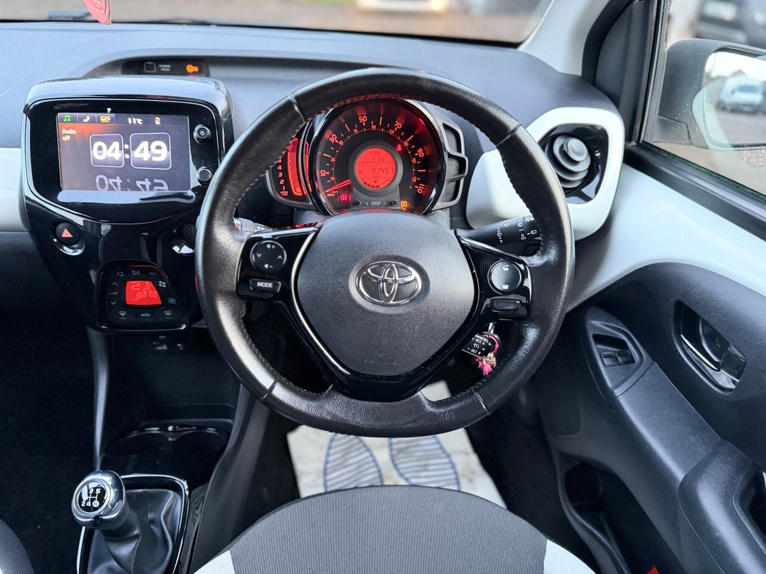 Used Toyota AYGO 2017 for sale - 77524377: Photo 49