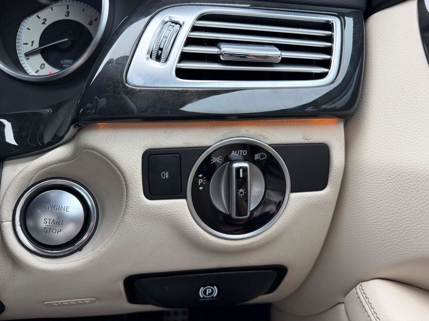 Used Mercedes-Benz CLS 2015 for sale - 77946168: Photo 32