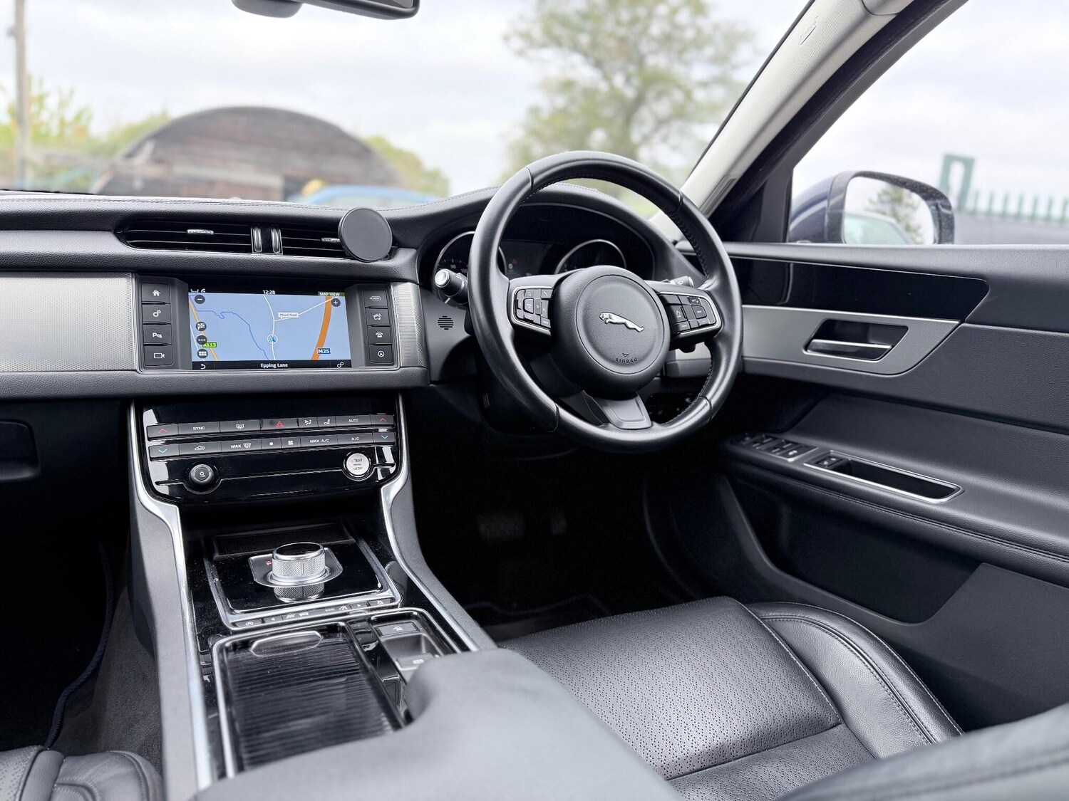 Used Jaguar XF 2016 for sale - 76314371: Photo 34